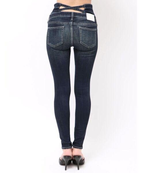 GYDA(ジェイダ)の「ハイウエストウエストクロススキニーデニムパンツ(デニムパンツ・レディース・インディゴブルー/ライトブルー/ブラック・SMALL/MEDIUM/X-SMALL/LARGE)」の14枚目の写真