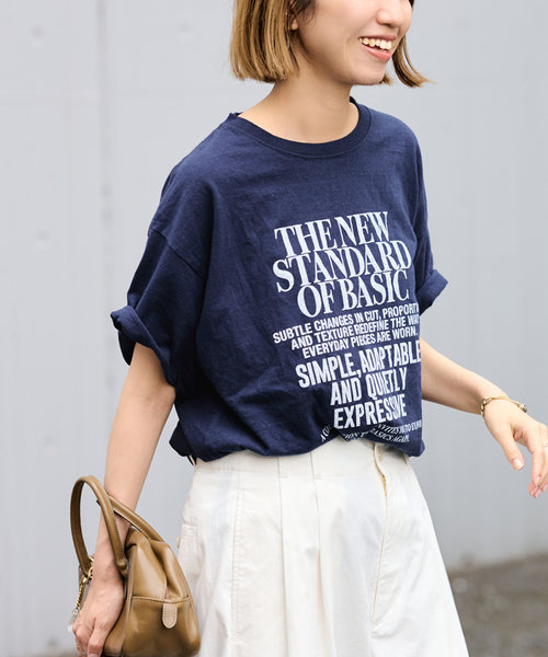 FRAMeWORK(フレームワーク)の「NEW STANDARD TEE(Tシャツ/カットソー・レディース・ネイビー/ダークグリーン/ホワイト・FREE)」の22枚目の写真