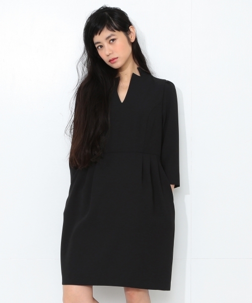CAROLINA GLASER(カロリナ グレイサー)の「【MEG着用】CAROLINA GLASER / 襟カットワンピース(ワンピース・レディース・ブラック/ピンク・ONE SIZE)」の16枚目の写真