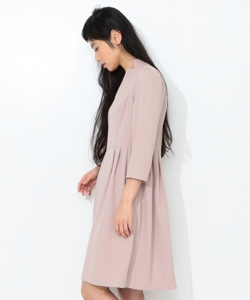 CAROLINA GLASER(カロリナ グレイサー)の「【MEG着用】CAROLINA GLASER / 襟カットワンピース(ワンピース・レディース・ブラック/ピンク・ONE SIZE)」の20枚目の写真