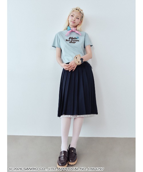 sanrio house(サンリオハウス)の「【HELLO ICE CREAM SHOP 】クロップドTシャツ(Tシャツ/カットソー・レディース・イエロー/ライトブルー/チャコールグレー/オフホワイト・F)」の13枚目の写真