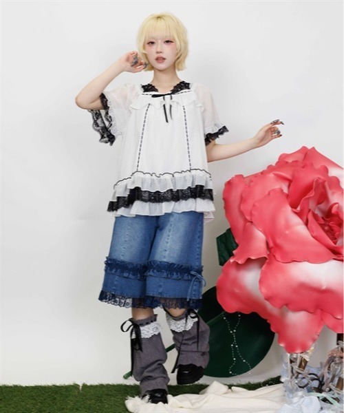 myu:loret(ミュウロレット)の「フリルハーフデニムパンツ(デニムパンツ・レディース・インディゴブルー/ケミカルウォッシュ・FREE)」の2枚目の写真