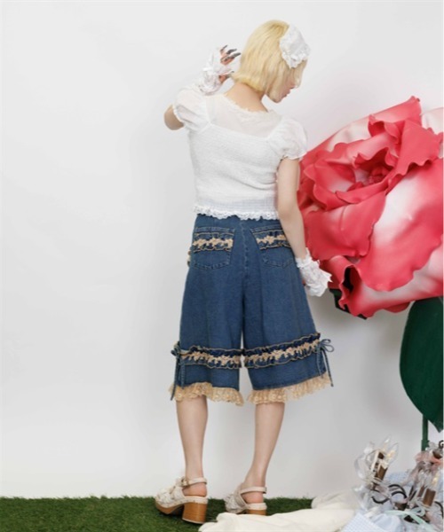 myu:loret(ミュウロレット)の「フリルハーフデニムパンツ(デニムパンツ・レディース・インディゴブルー/ケミカルウォッシュ・FREE)」の8枚目の写真