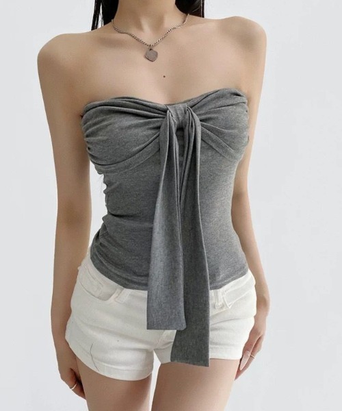 Vipoa（ヴィポア）の「Ribbon tie tube top（チューブトップ・レディース・グレー/ブラック/レッド・FREE）」の4枚目の写真