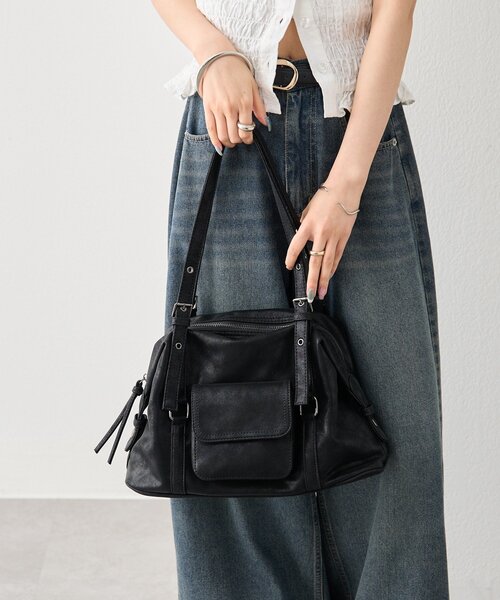 mystic(ミスティック)の「ポケット付きベルトハンドルボストンBAG(トートバッグ・レディース・ブラック・ONE SIZE)」の4枚目の写真