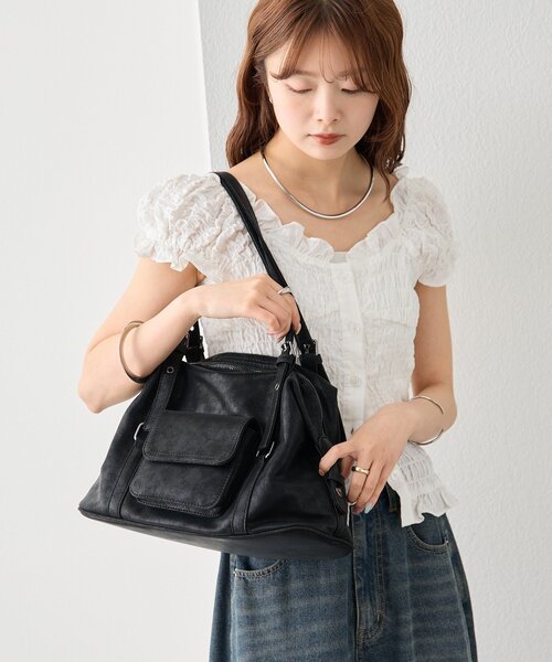 mystic(ミスティック)の「ポケット付きベルトハンドルボストンBAG(トートバッグ・レディース・ブラック・ONE SIZE)」の8枚目の写真