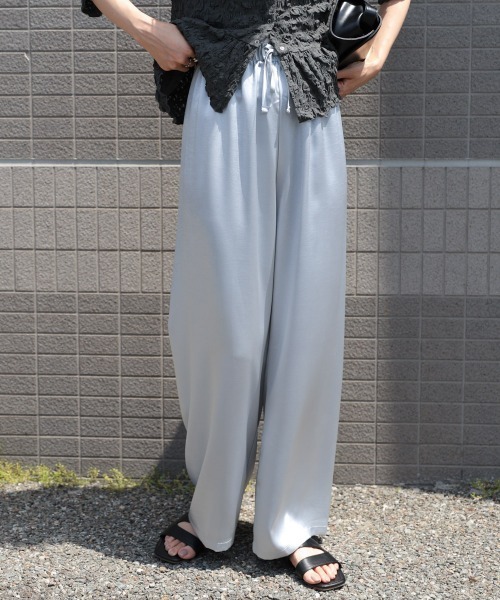 Bab(バブ)の「サテンパンツ(その他パンツ・レディース・ベージュ/ブラック/ブルー・M)」の16枚目の写真