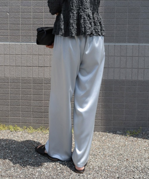 Bab(バブ)の「サテンパンツ(その他パンツ・レディース・ベージュ/ブラック/ブルー・M)」の17枚目の写真
