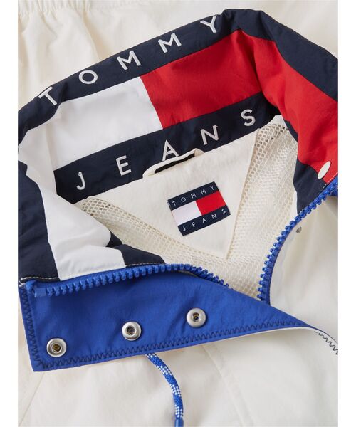 tommy jeans(トミー ジーンズ)の「カラーブロックウィンドブレーカー(ナイロンジャケット・レディース・ホワイト・X-SMALL/MEDIUM/SMALL)」の4枚目の写真