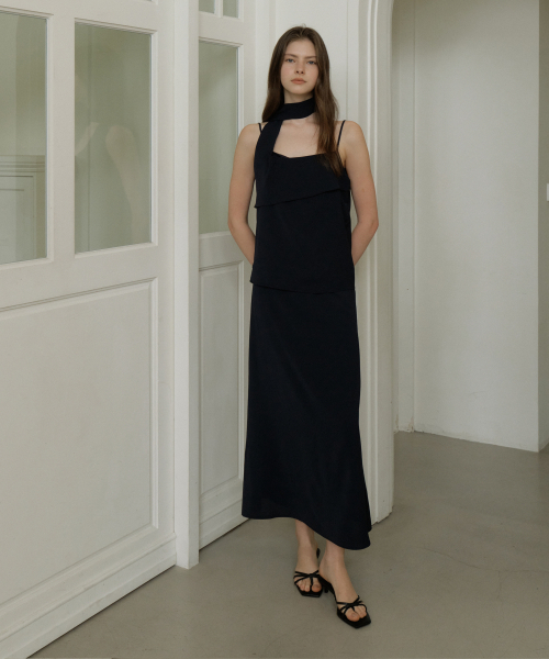 REORG(リオルグ)の「GIR DART LONG SKIRT NAVY(スカート・レディース・その他・SMALL/MEDIUM/LARGE)」の2枚目の写真