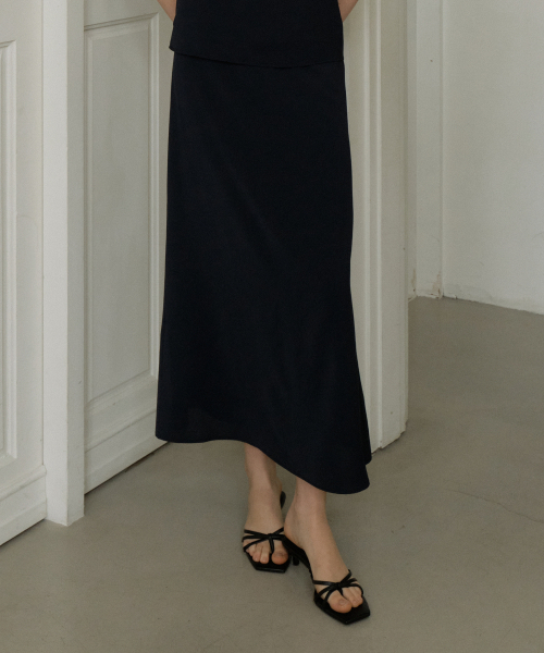 REORG(リオルグ)の「GIR DART LONG SKIRT NAVY(スカート・レディース・その他・SMALL/MEDIUM/LARGE)」の3枚目の写真