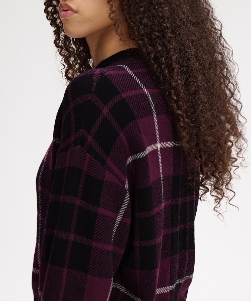 FRED PERRY(フレッドペリー)の「Boucle Tartan Jumper/ブークレタータンチェックジャンパー(ニット/セーター・レディース・プラム・10)」の2枚目の写真