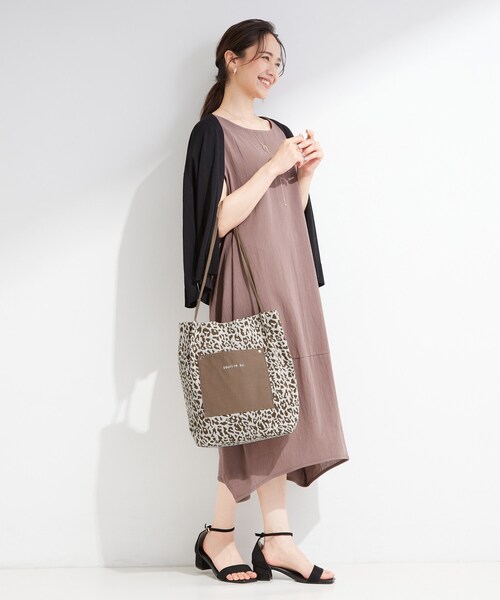 SHOO・LA・RUE(シューラルー)の「【柄が選べる】肩掛けしやすい キャンバストートバッグ(トートバッグ・レディース・アイボリー/グレー/イエロー/ブラウン系4/ブラック系3・00)」の12枚目の写真