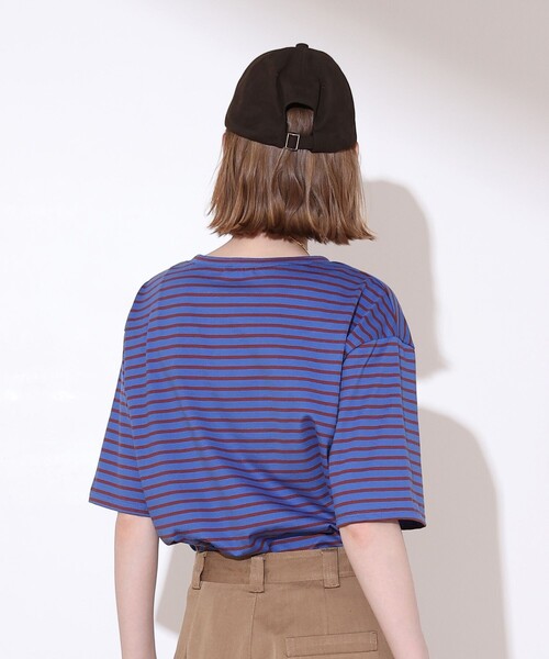 allureville(アルアバイル)の「カレッジライクロゴボーダーTシャツ(Tシャツ/カットソー・レディース・ブルー/ベージュ・2)」の4枚目の写真