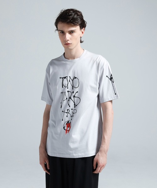 Y-3(ワイスリー)の「Y-3 CHITO CITY GRAPHIC SHORT SLEEVE TEE(Tシャツ/カットソー・メンズ・ライトグレー系・XX-SMALL/X-SMALL/SMALL/MEDIUM/LARGE/X-LARGE/XX-LARGE)」の8枚目の写真