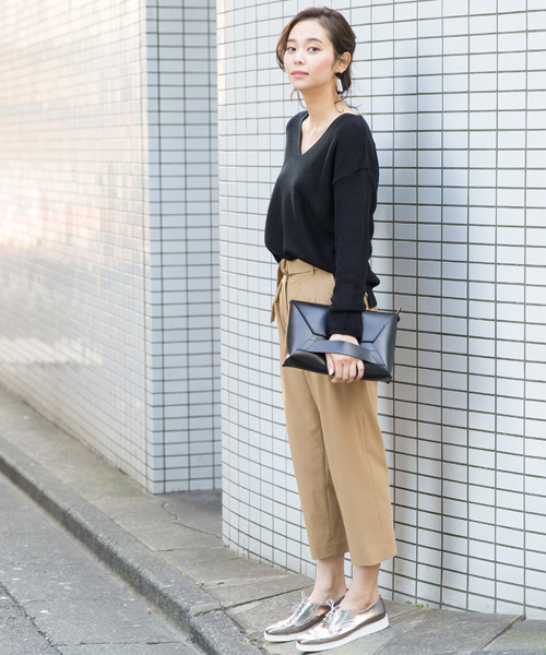 STUDIOUS（ステュディオス）の「STUDIOUS ウエストベルトストレートパンツ（その他パンツ・レディース・キャメル/ホワイト/ブラック・1/0）」の4枚目の写真