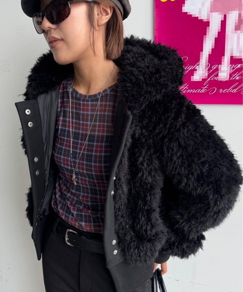 SHAGGIE(シャギー)の「フード付きダブルボタンファーコート(その他アウター・レディース・ブラック/パープル/ブラウン/ナチュラル・FREE)」の2枚目の写真