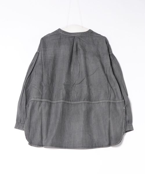 gossara(ゴサラ)の「【夏から秋へ軽やかにつなぐ】 シアーデニムスキッパーシャツ(シャツ/ブラウス・レディース・ブルー/ブルー系その他/ブラック・FREE)」の4枚目の写真
