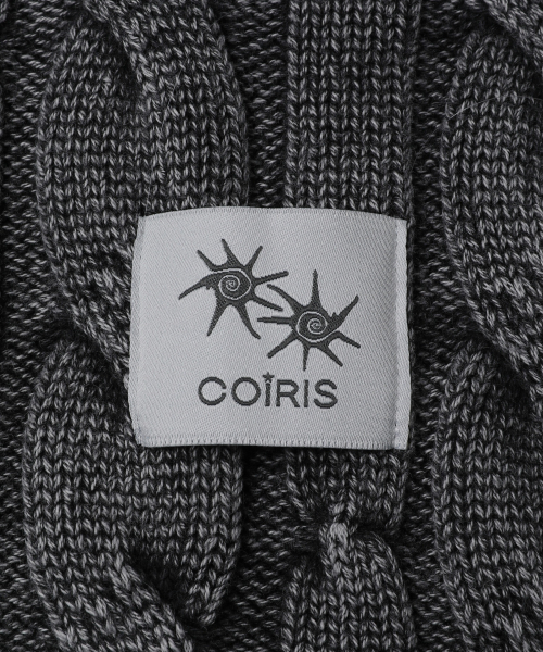 COIRIS（コイリス）の「メイブル ラウンドネック ディストレスト ケーブルニット 男女共用 (2カラー)（ニット/セーター・レディース・チャコールグレー/カーキ・FREE）」の10枚目の写真