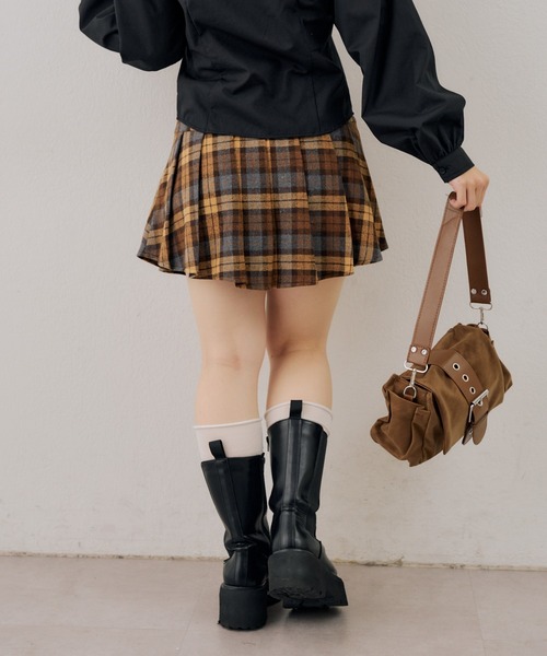 continuer de NICE CLAUP(コンティニューデナイスクラップ)の「金ボタンミニプリーツスカート(スカート・レディース・グレー系その他2/ブラック/ブラウン系その他・FREE)」の6枚目の写真