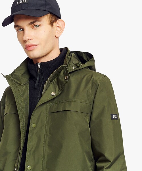 AIGLE(エーグル)の「GORE-TEX ゴアテックス 防風 防水 透湿 2レイヤー フーデッドジャケット T-KIT(マウンテンパーカー・メンズ・ブラック/ダークグリーン・S/L/XL/M)」の3枚目の写真