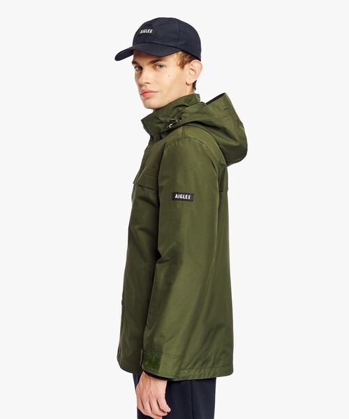 AIGLE(エーグル)の「GORE-TEX ゴアテックス 防風 防水 透湿 2レイヤー フーデッドジャケット T-KIT(マウンテンパーカー・メンズ・ブラック/ダークグリーン・S/L/XL/M)」の7枚目の写真