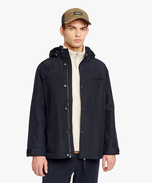 AIGLE(エーグル)の「GORE-TEX ゴアテックス 防風 防水 透湿 2レイヤー フーデッドジャケット T-KIT(マウンテンパーカー・メンズ・ブラック/ダークグリーン・S/L/XL/M)」の11枚目の写真