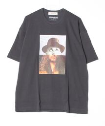 museum neu(ミュージアム ニュー)の「museum neu Joseph Beuys Hat T-shirt (V263101)(Tシャツ/カットソー)」