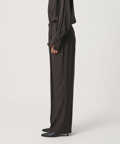 BEAUTY&YOUTH UNITED ARROWS(ビューティーアンドユースユナイテッドアローズ)の「レーヨン ドットジャガード タック バックゴムパンツ/ダークブラウン(その他パンツ・レディース・ダークブラウン・XS/M/S)」の6枚目の写真