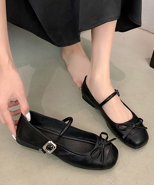 Miniministore(ミニミニストア)の「ストラップパンプス リボン レディース(パンプス・レディース・シルバー/ブラック・25.0cm/24.0cm/23.0cm/24.5cm/23.5cm/22.5cm)」の2枚目の写真