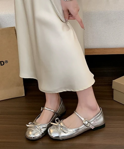 Miniministore(ミニミニストア)の「ストラップパンプス リボン レディース(パンプス・レディース・シルバー/ブラック・25.0cm/24.0cm/23.0cm/24.5cm/23.5cm/22.5cm)」の8枚目の写真