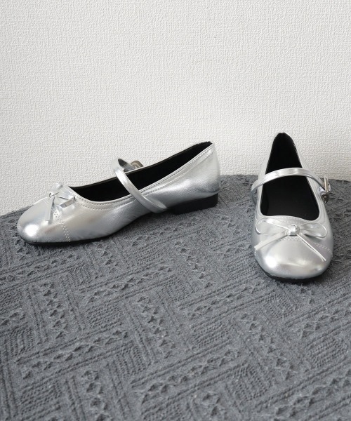Miniministore(ミニミニストア)の「ストラップパンプス リボン レディース(パンプス・レディース・シルバー/ブラック・25.0cm/24.0cm/23.0cm/24.5cm/23.5cm/22.5cm)」の19枚目の写真