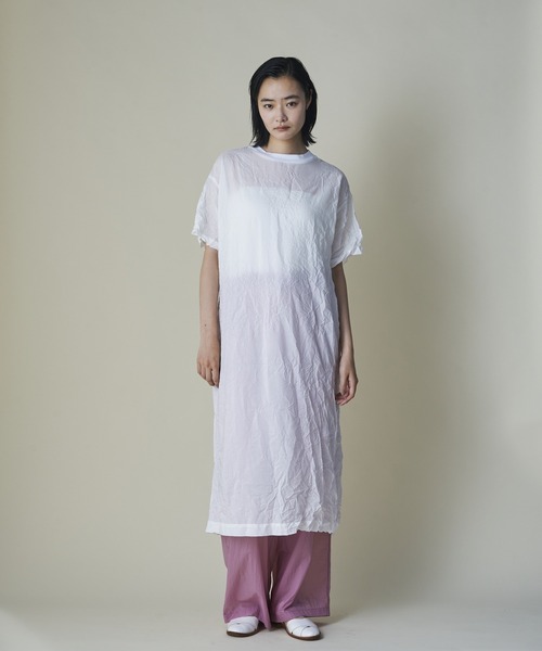mintdesigns(ミントデザインズ)の「Crinkled Apron Dress(ワンピース・レディース・ホワイト/グレイッシュベージュ・ONESIZE)」の7枚目の写真