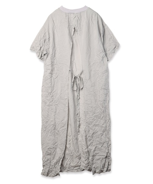 mintdesigns(ミントデザインズ)の「Crinkled Apron Dress(ワンピース・レディース・ホワイト/グレイッシュベージュ・ONESIZE)」の11枚目の写真