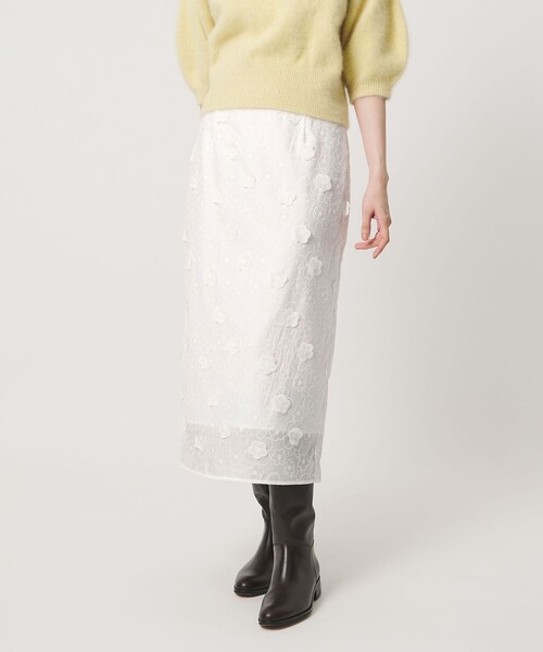 UNITED ARROWS(ユナイテッドアローズ)の「3Dフラワー タイトスカート ‐ウォッシャブル‐(スカート・レディース・ホワイト/ブラック・38/36)」の7枚目の写真