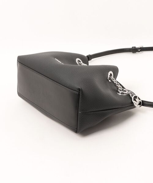 MICHAEL KORS(マイケルコース)の「MINA SM CHAIN POUCHETTE XBODY(ショルダーバッグ・レディース・ブラック・FREE)」の3枚目の写真
