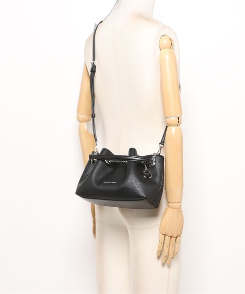 MICHAEL KORS(マイケルコース)の「MINA SM CHAIN POUCHETTE XBODY(ショルダーバッグ・レディース・ブラック・FREE)」の5枚目の写真