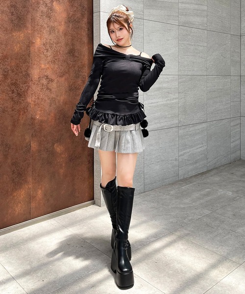 SPIRALGIRL(スパイラルガール)の「オフショルチュニックギャザートップス(Tシャツ/カットソー・レディース・グレー/ブラック・FREE)」の3枚目の写真