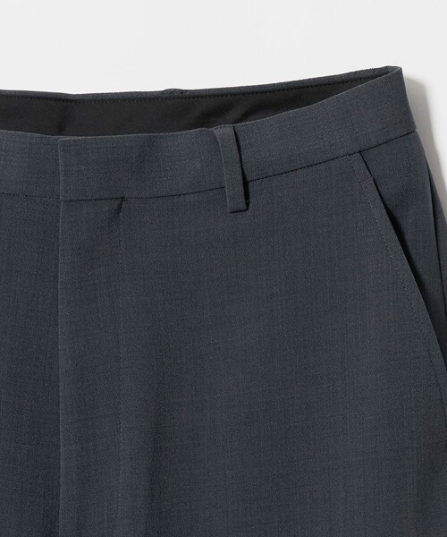 green label relaxing(グリーンレーベルリラクシング)の「ダブルクロス ワイド ストレート パンツ W5 -2WAYストレッチ-(スラックス・メンズ・ダークグレー/ブラック・XL/L/M/S)」の6枚目の写真