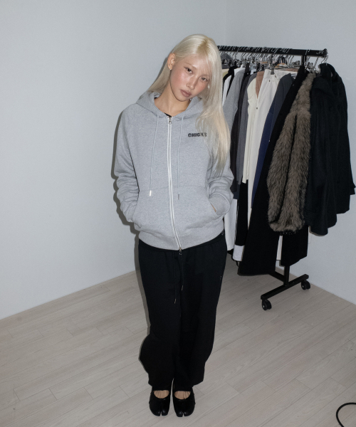 CHICKS(チックス)の「ジュディXCHICKS スタンダード ジップアップパーカー メランジ(パーカー・レディース・グレー・ONE SIZE)」の3枚目の写真