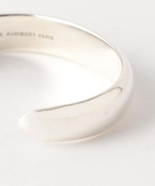 PHILIPPE AUDIBERT（フィリップ オーディベール）の「＜PHILIPPE AUDIBERT＞ONE STARバングル ◆（バングル/リストバンド・レディース・シルバー・FREE）」の2枚目の写真