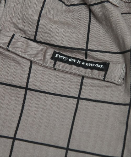 BREEZE（ブリーズ）の「ネット限定テーパードパンツ（その他パンツ・キッズ・キナリ/グレー/ブラウン・100/120/95/110/80/90/130/140）」の6枚目の写真