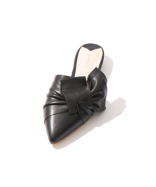 Au BANNISTER(オゥバニスター)の「リボンスリッパ(サンダル・レディース・ホワイト/ピンク/ブラック・SMALL/LARGE/MEDIUM)」の6枚目の写真