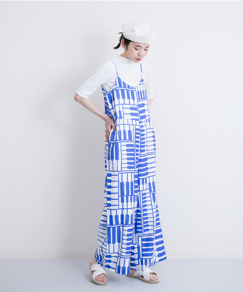 MERLOT（メルロー）の「ピアノストライプ柄キャミワイドオールインワン5777（サロペット/オーバーオール・レディース・ブルー/ブラック/レッド・FREE）」の3枚目の写真