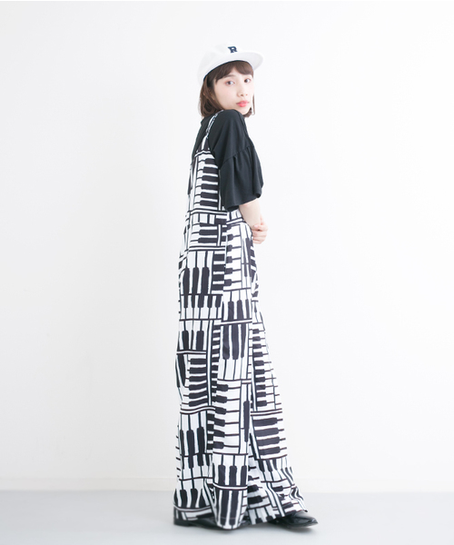 MERLOT（メルロー）の「ピアノストライプ柄キャミワイドオールインワン5777（サロペット/オーバーオール・レディース・ブルー/ブラック/レッド・FREE）」の18枚目の写真