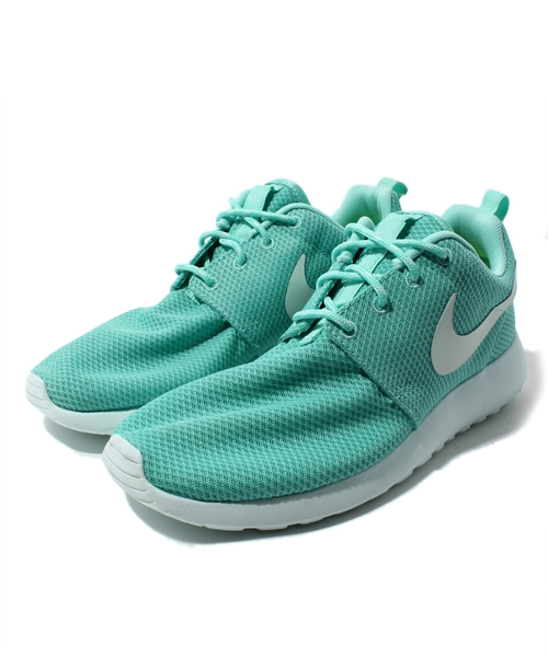 NIKE（ナイキ）の「WMNS NIKE ROSHE RUN ローシ ラン（スニーカー・レディース・ブラック/ピンク/グリーン・23cm/23.5cm/24cm/24.5cm）」の3枚目の写真