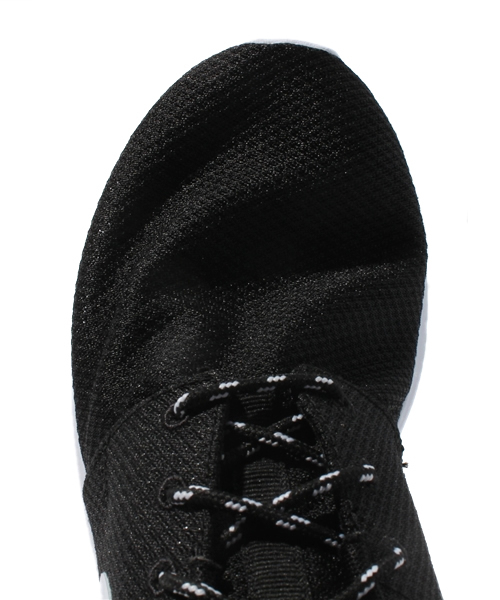 NIKE（ナイキ）の「WMNS NIKE ROSHE RUN ローシ ラン（スニーカー・レディース・ブラック/ピンク/グリーン・23cm/23.5cm/24cm/24.5cm）」の7枚目の写真