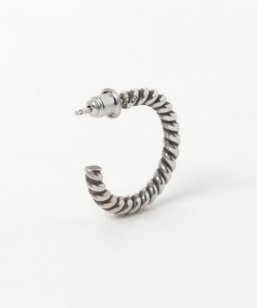 SunKu(サンク)の「SILVER LARGE HOOP PIERCE / TWIST(シルバー ラージ フープ ピアス / ツイスト)(ピアス(片耳用)・メンズ・シルバー・FREE)」の2枚目の写真