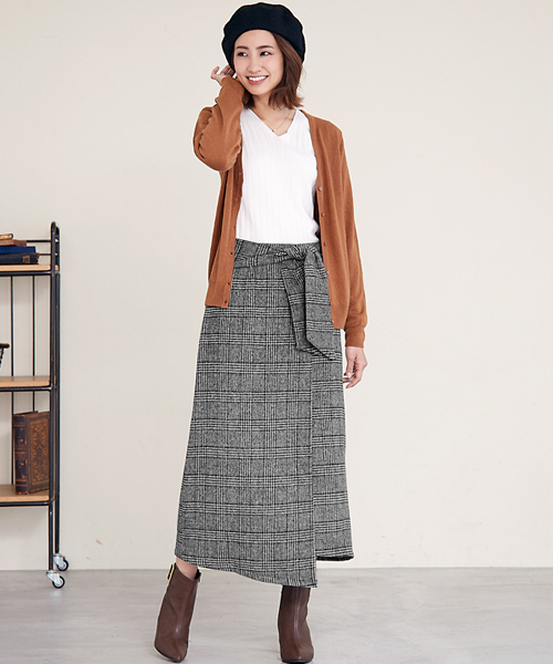 Pierrot（ピエロ）の「チェック柄ラップ風 ロングタイトスカート（スカート・レディース・ブラック/ネイビー/ブラウン・L/M）」の14枚目の写真