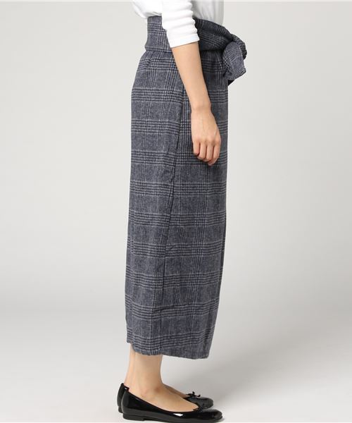 Pierrot（ピエロ）の「チェック柄ラップ風 ロングタイトスカート（スカート・レディース・ブラック/ネイビー/ブラウン・L/M）」の4枚目の写真